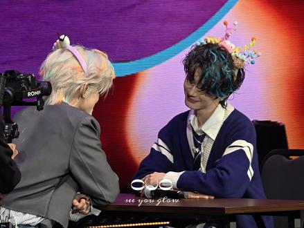 对视游戏!两分钟!
啊啊啊啊啊我这个视角是只能看到普普
#云熠星河 #云旗 #郝熠然