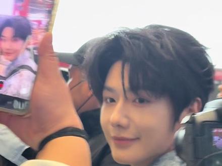 一秒都舍不得删
这样一个清风霁月的人呀#郝熠然 #普普 #52