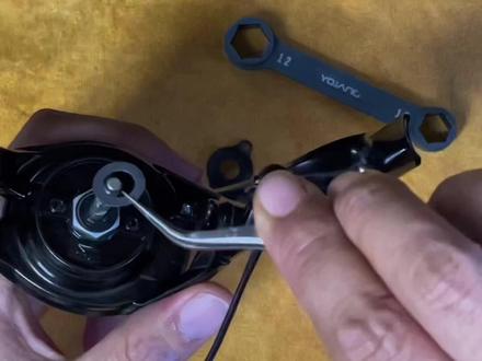 23万奎士C5000XG摇臂框量调节#禧玛诺 #路亚 #纺车轮 #爱生活爱钓鱼 #23万奎士