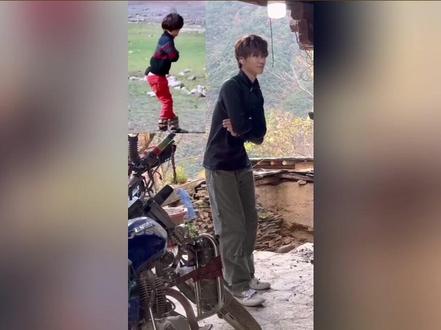 生闷气我不说,就跺脚 #天天生气跺脚 #梗百科 #娱乐鸡