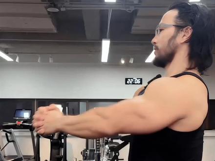 改善恢复僵硬、含胸驼背,教你安全激活胸椎的3个发力点。 改善恢复僵硬、含胸驼背,教你安全激活胸椎的3个发力点。
#胸椎灵活 #金刚撞 #开肩开背 #对抗僵硬