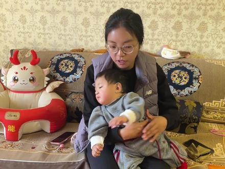 今天妈妈帮嫂子编头发,已婚藏族姑娘的发饰,很复杂也很漂亮 #藏文化 #藏式珠宝 #藏族姑娘 #那曲拉姆 #护发养发