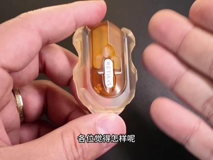 你想要一个能够捧在手心把玩的“刀盾”嘛? #玩儿个很新的东西 #edc玩具 #解压玩具 #我的刀盾 #机械推牌