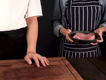 诀窍是横切肉块,竖切丝。学会的朋友评论区告诉我。 #刀工 #我的切菜作品 @十八子好物