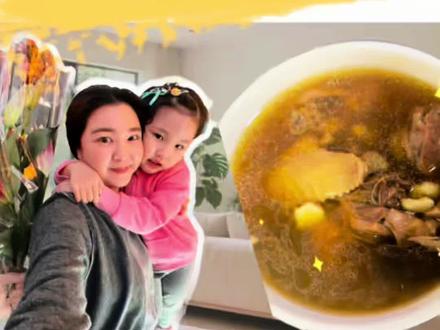 #莫氏鸡煲 #美食 #顺德美食 #老莫 #美食教程 莫氏鸡煲,实测好喝又祛湿,回南天的你喝了吗?一起动手做起来吧💪🏼💪🏼💪🏼🫰🏻😻