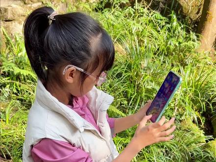 你是否还在纠结,给孩子使用手机?!#学生手机 #手机 #如何控制手机