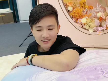 以前卖的纯棉四件套,总是一边起球一边不起,我总以为是我老公太粗糙了磨的,4月8号9点来直播间,我给你们选的不起球的四件套!#二胎宝妈 #vlog日常