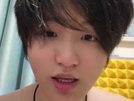 选一个吧@安桑 @朱柯安91
