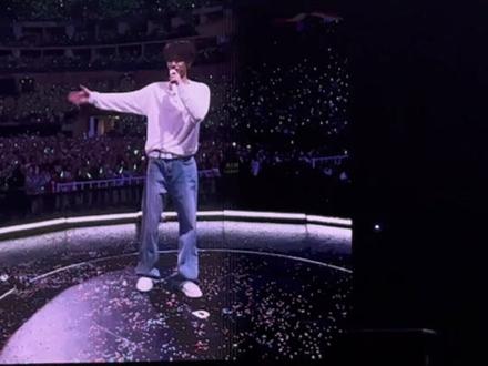 ^你不普通+结尾talk
你不普通 你是春天本身@黄明昊Justin @黄明昊信昊接收中(2.7演唱会版 #黄明昊 #你不普通 #贾想世界glitch #justin #黄明昊贾想世界演唱会