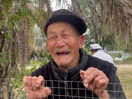 女王节阿官笑落牙!#记录真实生活 #日常生活 #夫妻日常 #38女王节 #金泉老李