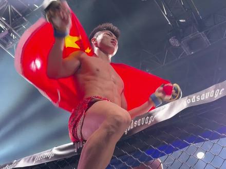 第一视角感受贾香明的比赛现场
#锐战决胜60秒 #breakingdown #格斗 #沉浸式 #第一视角