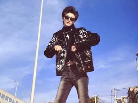 白菜对我笑 保安对我也笑
#一键开跳白菜对我笑 #琦少