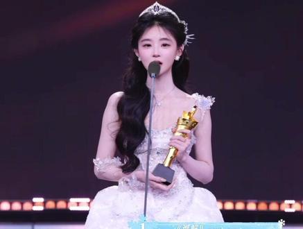 大声的喊出第一名是我们的卡卡 #sk卡卡 #sk月度盛典