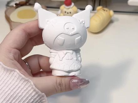 石膏娃娃爆改一只面包酷洛米 上一次爆改石膏娃娃还是在上一次……
#手工diy #石膏娃娃 #TOPTOY #面包派对大娃 #酷洛米面包派对大娃