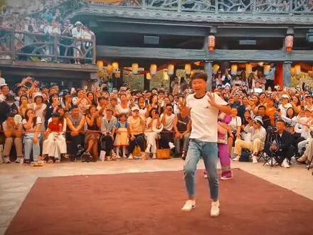 姐姐们 我来了😍@麦阳.(每晚十点团播)
#万岁山吕婆婆斗舞