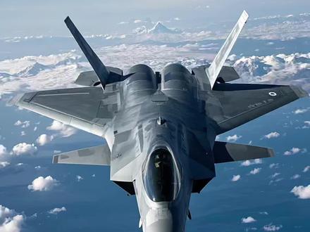 可别被表象误导啦!养一架歼 - 20战机的成本极为高昂,这笔费用对于小国而言,甚至轻松能满足其半个空军规模的养活开销 。#军事科普#创作者扶持计划