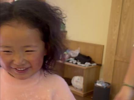 00后藏族牧民在拉萨带娃 #记录真实生活 #旅游 #vlog日常