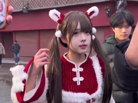 哈喽大家好,我是吴思琪~🤣#失眠熊 #过年还得龙之梦#太湖演艺城