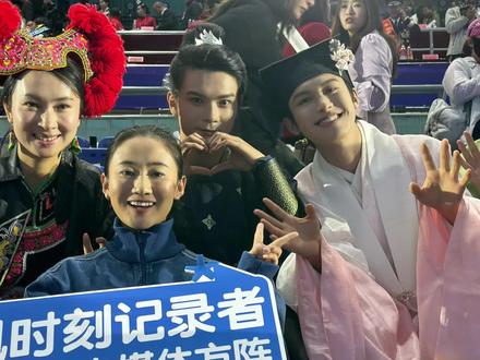 昆明群众的盛宴 很多人问什么是“春风十里昆明有你”活动,看完视频揭晓答案,凡人微光,榜样力量就在你我身边。来自“滇风”盛宴晚会现场直击,温暖昆明,感谢有你❤️ #我就是滇风盛典超燃 #春风十里昆明有你 #我就是滇风 #我就是滇风人气王 #滇风泪点包