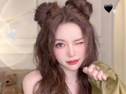 姐妹们!快来学这个超可爱的俏皮小熊猫🐼双丸子头!#发型 #编发教程 #丸子头 #减龄发型 #扎发教程