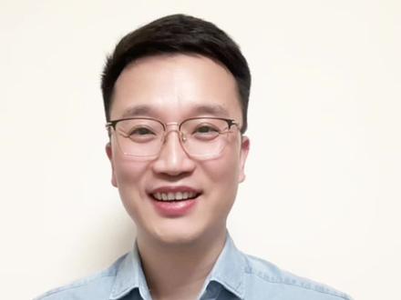 张凌赫,帅到发光,潋滟神颜,学霸体质,值得考古+安利!#张凌赫猪圈出神图三要素 #张凌赫 #向全世界安利张凌赫