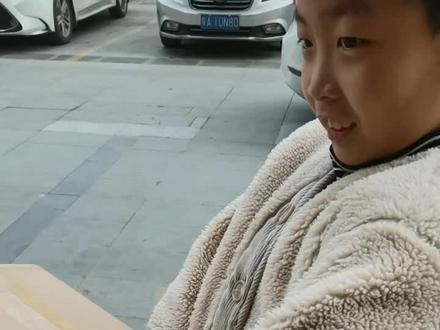 特伦斯折叠钢琴开箱视频#折叠钢琴 总体来说还不错,适合出门在外练琴,和真钢比起来,还略有逊色。