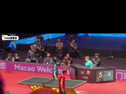 明亮的心!不是孙颖莎的分她从来不要,误判给她,她都主动给对方。是孙颖莎的分她却几次没要回来!裁判不听,不看回放,将错就错,怎么也要给对面分。听懂的人已经泪流满面!细思一下,这可能不止是裁判误判,误判一次巧合,几次三番 ,是不是遇到了黑哨、黑裁?!更让人值得玩味的是面对她该得的擦边球,对手几次优雅的保持沉默甚至背着人做小动作误导裁判,让裁判把分给自己!已经站到这个位置的运动员,赢球赢心做不到!很令人惊讶吧!?只能说孙颖莎被越来越多的人爱是注定的!当下的第一选择是人性!孙颖莎一直拥有明亮的心,坦然面对对方的擦边球得分,哪怕打得焦灼,哪怕可能输掉比赛,不是自己的分也绝不会要!一声叹息,国乒只有一个孙颖莎,孙颖莎能遇到孙颖莎就好了!