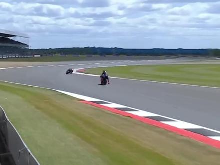 阿普利亚迎来新的转机 #motogp #贝泽奇 #人物志