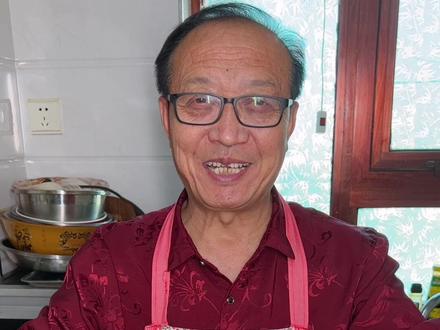 烤面筋做法,大家都爱的街边烤面筋,在家也可以做,简单又好吃,味道美的很。#跟着抖音学做菜 #烤面筋