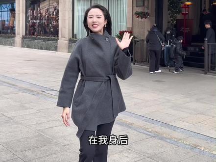 不管大事小事,只要来到和平饭店那都不是事。
#主持人心梅 #心梅 #和平饭店 #上海 #上海滩