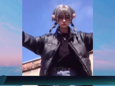 从小遭遇重大变故的安妮,如今却成为千万网红#安妮和小die是女的吗 #安妮身材 #娱乐评论大赏