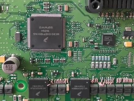 宝马五系换电瓶后,应急灯按键和中控按键时间,小灯大灯常见通病维修方法#汽车电路 #汽车维修 #汽车电子