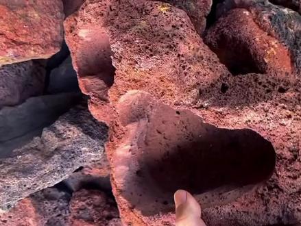 鱼缸都在用的火山石,视频中它的最后一种作用你知道吗? #火山石 #水族造景 #开缸 #水族器材 #滤材 #水族 #原生造景 #鱼友 #生态缸 #水族爱好者