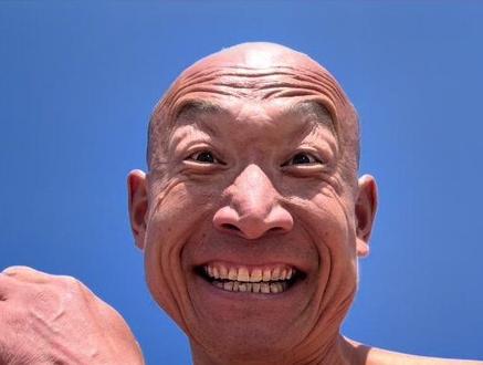 @朝阳冬泳怪鸽黄春财 #dou来唱好戏 #冬泳 自强不息的前进!厚德载物的青春攀登!冬泳健身可能有危险⚠️请勿模仿