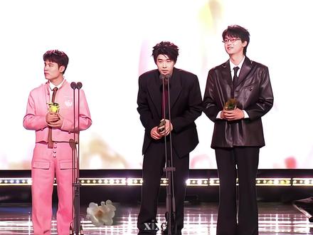 天王老子来了!#小力士 #雷淞然 #张呈 #星光大赏