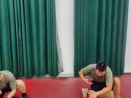 风力灭火机是森林灭火常见装备,在火场机器出问题灭火员要快速修复。