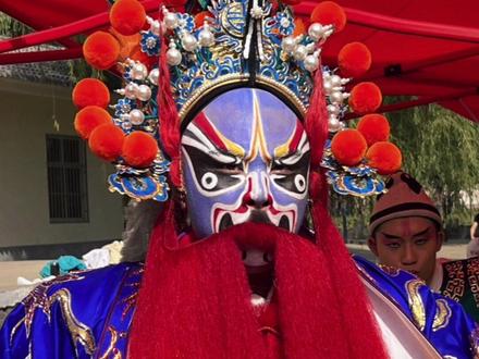 #谁说京剧不抖音 #这样的坚守很中国 #京剧 #京剧脸谱《连环套》拜山当中,窦尔敦的人物扮相