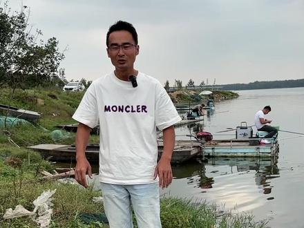 钓鱼要到船上钓 #dou是钓鱼人 #钓鱼人就是这么疯狂