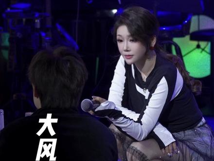 “男人会因为没钱 而放弃自己喜欢的人吗?” #情感共鸣 #爱情 #男人 #胡桃里 #大风吹倒梧桐树