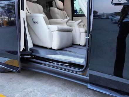 实拍至境世家,MPV专业户杀入新能源,看它如何做到两头兼顾? 二排能‘升舱’,还能抵御流感病毒?这台别克至境世家,可能是今年最被低估的MPV了, 在MPV大混战中,我们来看看专家是如何造一台新能源MPV的。#在MPV大混 #抖是好车