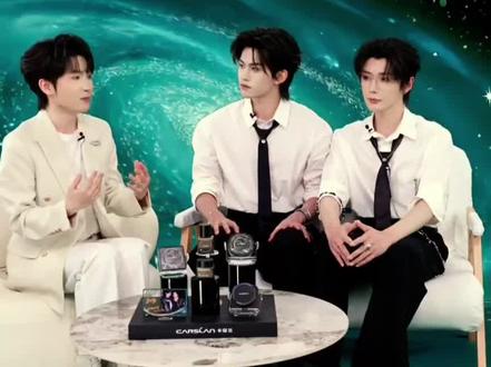 云旗和普普会的不一样,一个很会撒糖,一个很会说话,总之太会了!磕癫我了!呜呜呜~
他们我不知道,反正我是偏爱
#云旗郝熠然 #高嘉辉 #普普