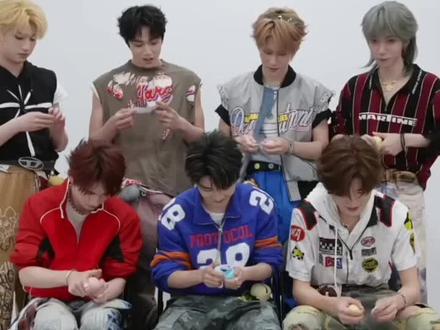 小小的你离开辽宁来到遥远的重庆 知道自己的不足害怕自己拖了团队的后腿 面对这样的心理压力没有退缩 只是在请假的10来天里努力训练 尽可能的展示自己最棒的一面 佟弋你很棒 相信以后的你会更好更好更加好 我们期待你的成长 #佟弋 #刘耀文 #感谢出场 #tfboys @DOU+小助手 @抖音小助手 @抖音创作小助手