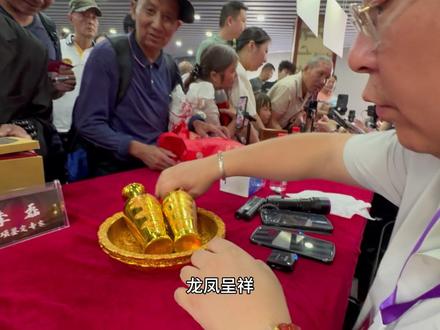 离谱!离大谱了!大爷还编故事!