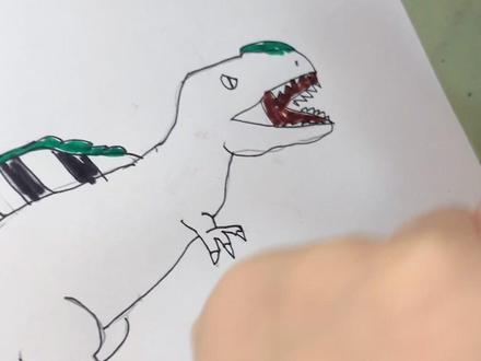 小朋友爱恐龙🦖
想要分享给其他小朋友,一学就会哦!
#爱画画的小朋友 #一学就会的简笔画 #童心童画 #谁还没个隐藏技能