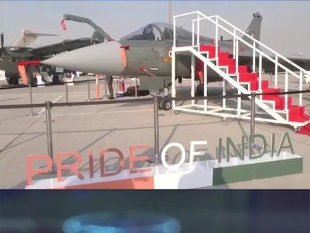 在迪拜坠毁的印度“光辉”战机在同代战机中水平垫底?军事专家陈浩洋:“光辉”战机并非印度自研,设计是法国的、发动机是美国的;1980年代立项,设计理念陈旧,无法适应现代空战需求#新闻今日谈