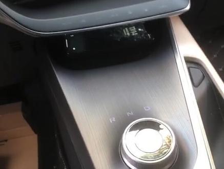 最新款几何Apro无线充电模块安装方法 非常实用啊#汽车电子 #汽车黑科技 #男人的玩具 #汽车音响改装 #汽车改装升级