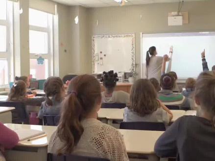 委员建议逐步取消中考 家人们,炸锅了!
全国政协委员重磅建议:逐步取消中考,缩短学制!
12年学制改成10年,初中直升高中,不用再一考定终身!
孩子不用小小年纪就卷到崩溃,家长不用再为分流彻夜难眠。
有人说太理想化,有人说早该如此。
你支持取消中考吗?评论区告诉我!#中考 #热门#上热门#强烈推荐#抖音推广