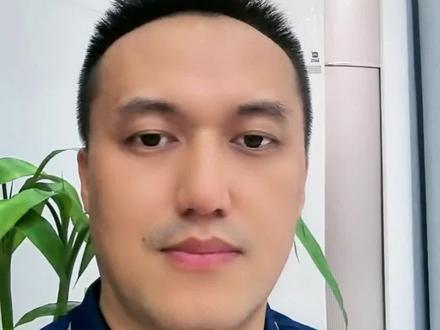 香港中国银行开户必备资料清单,地址证明/资产证明/流水社保等 计划来香港,开立中银账户的朋友注意了!目前香港中银的账户申请,无论是线上还是线下,审核都已趋严。为了避免白跑一趟、排队一整天却开户失败,请务必提前准备好以下九项材料,提高成功率!内地身份证:必须携带原件,复印件无效。港澳通行证:需原件,且有效期必须大于6个月(不足6个月可能被拒)。
过关小票:入境香港时获得的白条,请妥善保管。近6个月工资流水:需银行盖章。若已失业无法提供,可能影响开户。
住址证明:身份证地址在香港不可用作住址证明。需提供信用卡账单、储蓄卡账单或水电煤气账单等纸质版文件。
投资证明:例如大陆股票投资记录,建议银行卡余额资产,在20万港币以上,可能会验资!
纳税证明:国内个税缴纳记录,可线上打印。
社保证明:通过支付宝搜索“社保参保凭证”即可打印。
1000元港币现金:开户成功后需存入ATM激活账户。
重要提示:以上材料中,除带1000港币现金,其余必须全部打印成纸质版,电子版文件银行不予接受。材料齐全、准备充分,才能高效完成开户流程,避免徒劳往返!
记得提前整理好文件,祝您开户顺利!#香港保险#美元#香港银行#美股#增额终身寿