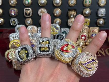 詹姆斯的四款总冠军戒指#nba