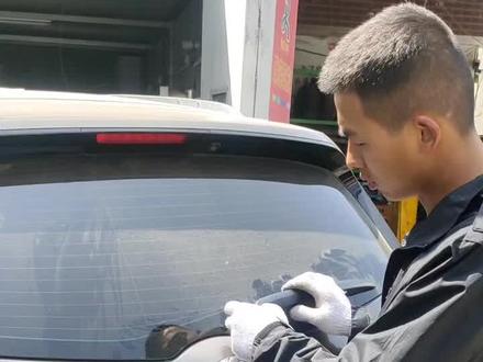 别克昂科威更换后雨刮片#别克 #昂科威后雨刮片怎么拆